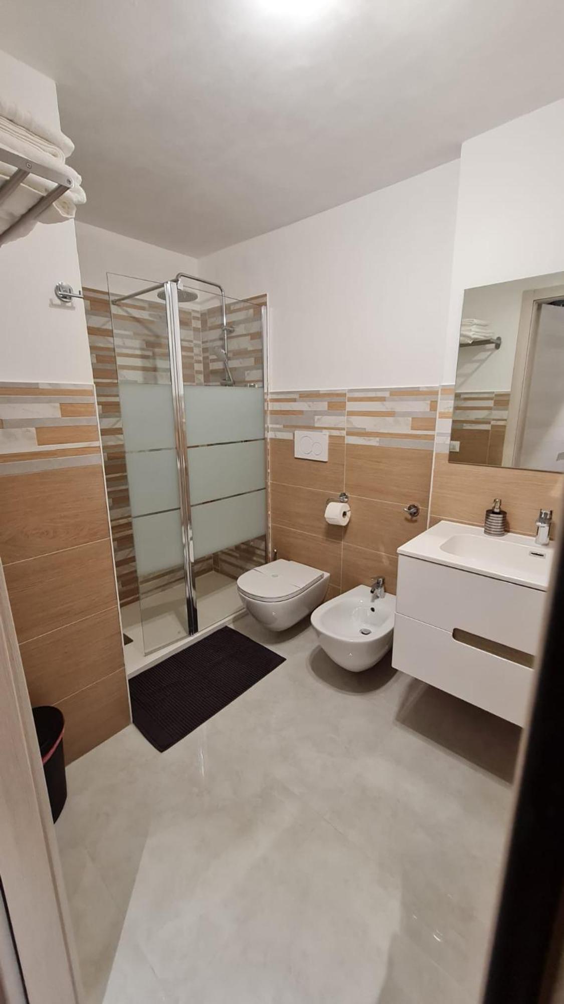 Locazione Turistica Adriatico Hotel Bari Bilik gambar